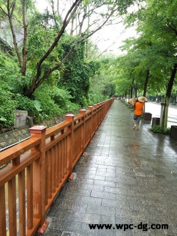 塘朗山公園木塑護欄